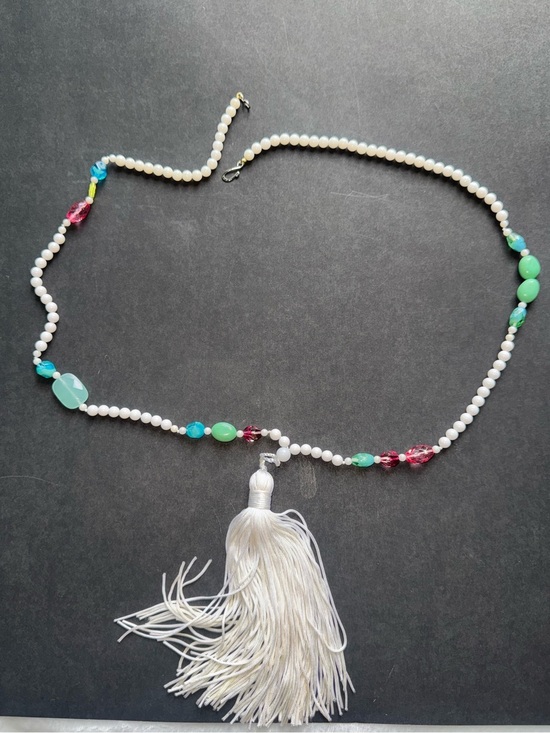 Jewelry - Gemstone necklace with tassels